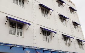 Queens Park Apartments